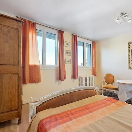 Chez Nathalie Et Guillaume Bed & Breakfast 3*